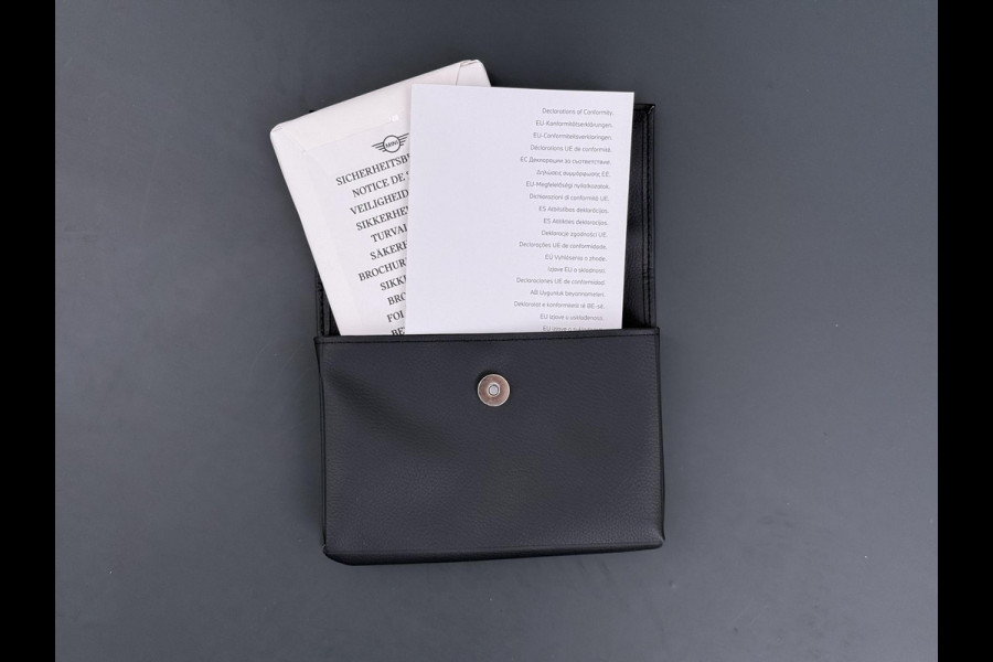 MINI Cooper E Essential XS 40.7 kWh | NIEUWE AUTO | HEAD-UP DISPLAY | CAMERA | STOELVERWARMING  | ORIGINEEL NL AUTO | FABRIEKSGARANTIE TM 2029 |