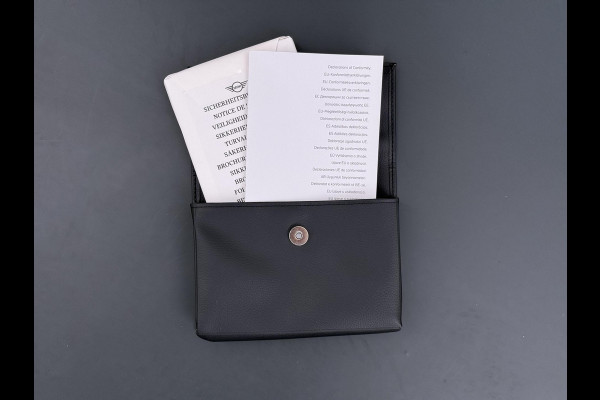 MINI Cooper E Essential XS 40.7 kWh | NIEUWE AUTO | HEAD-UP DISPLAY | CAMERA | STOELVERWARMING  | ORIGINEEL NL AUTO | FABRIEKSGARANTIE TM 2029 |