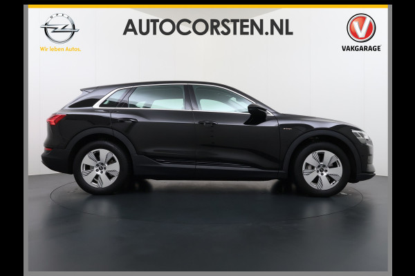 Audi e-tron 55 Quattro 95kWh 408PK- Leer+Verwarmd Trekhaak Luchtvering Adap.Cruise Navi Ecc Stoelverwarming Business edition Plus LED Lmv Elek.Achterklep Privacy Glas Keyless Zwarte Hemel Origineel Nederlandse Auto SOH 89% Trekhaak 1800kg !