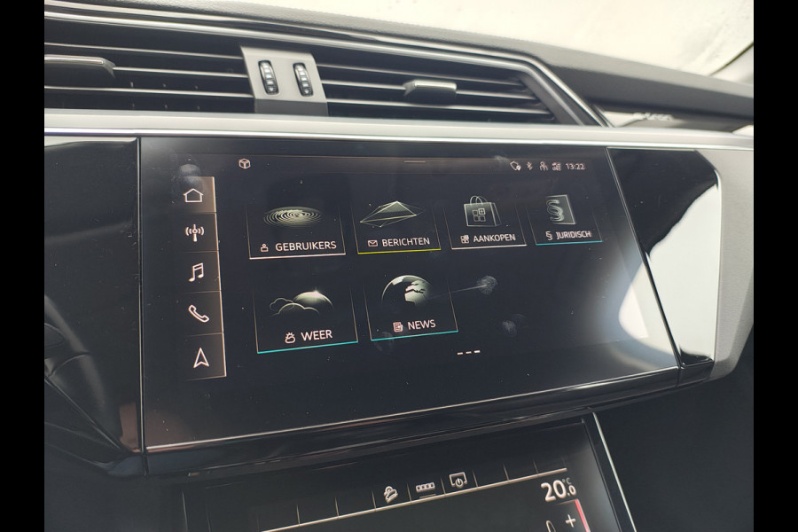 Audi e-tron 55 Quattro 95kWh 408PK- Leer+Verwarmd Trekhaak Luchtvering Adap.Cruise Navi Ecc Stoelverwarming Business edition Plus LED Lmv Elek.Achterklep Privacy Glas Keyless Zwarte Hemel Origineel Nederlandse Auto SOH 89% Trekhaak 1800kg !