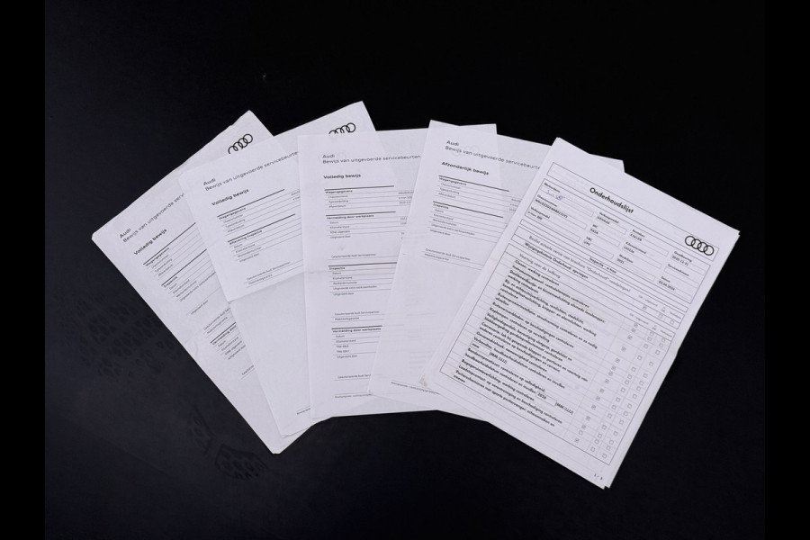 Audi e-tron 55 Quattro 95kWh 408PK- Leer+Verwarmd Trekhaak Luchtvering Adap.Cruise Navi Ecc Stoelverwarming Business edition Plus LED Lmv Elek.Achterklep Privacy Glas Keyless Zwarte Hemel Origineel Nederlandse Auto SOH 89% Trekhaak 1800kg !