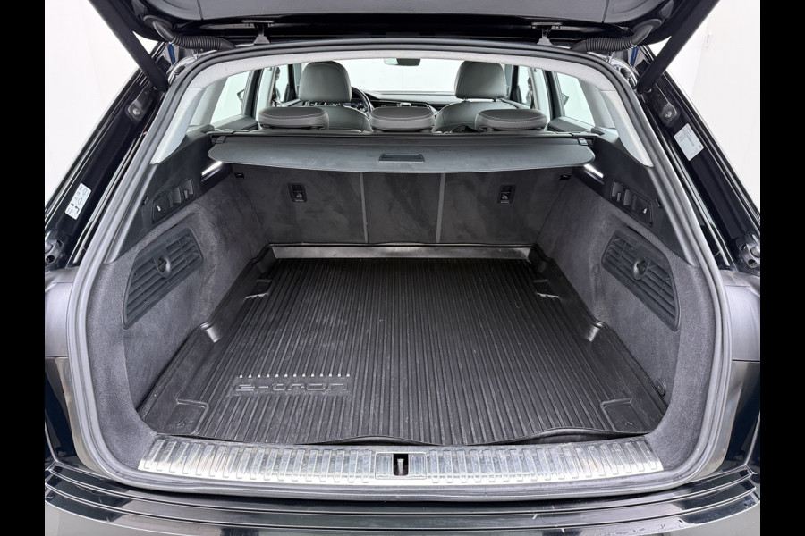 Audi e-tron 55 Quattro 95kWh 408PK- Leer+Verwarmd Trekhaak Luchtvering Adap.Cruise Navi Ecc Stoelverwarming Business edition Plus LED Lmv Elek.Achterklep Privacy Glas Keyless Zwarte Hemel Origineel Nederlandse Auto SOH 89% Trekhaak 1800kg !