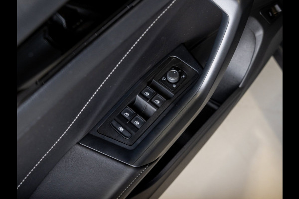 Volkswagen T-Roc 1.5 TSI R-Line Edition / 150pk / Stoel en stuur verwarming / Achteruitrij camera / Keyless /