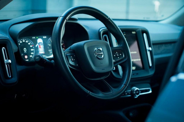 Volvo XC40 1.5 T2 Business Pro / Aut / Adaptive Cruise / Trekhaak / Incl BTW