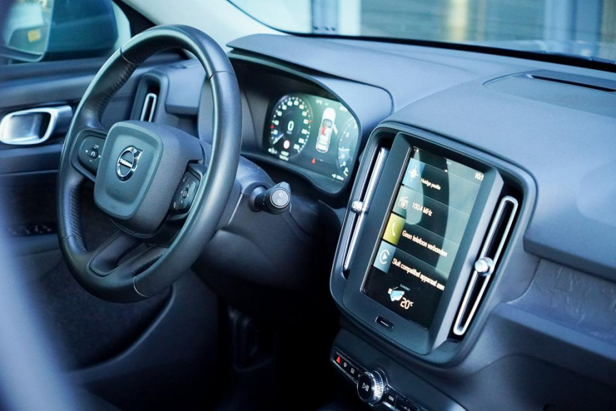 Volvo XC40 1.5 T2 Business Pro / Aut / Adaptive Cruise / Trekhaak / Incl BTW