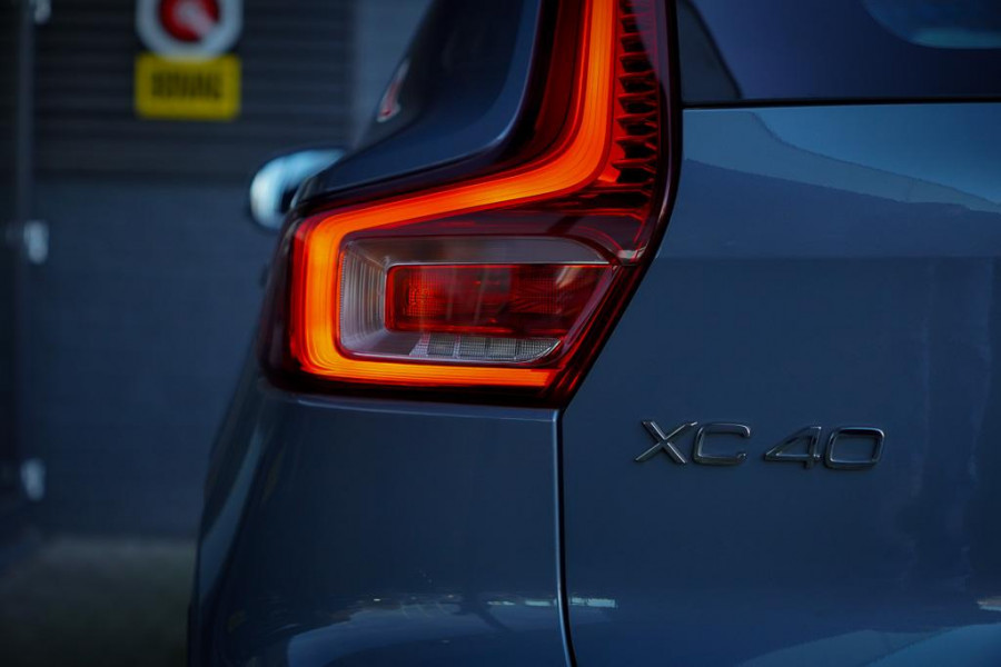 Volvo XC40 1.5 T2 Business Pro / Aut / Adaptive Cruise / Trekhaak / Incl BTW