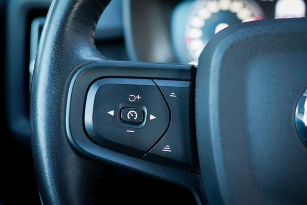 Volvo XC40 1.5 T2 Business Pro / Aut / Adaptive Cruise / Trekhaak / Incl BTW