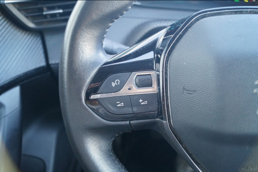 Peugeot e-2008 EV Allure 50kWh -SOH93%-NAVI-ECC-PDC-