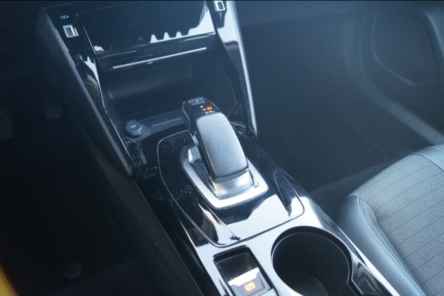 Peugeot e-2008 EV Allure 50kWh -SOH93%-NAVI-ECC-PDC-