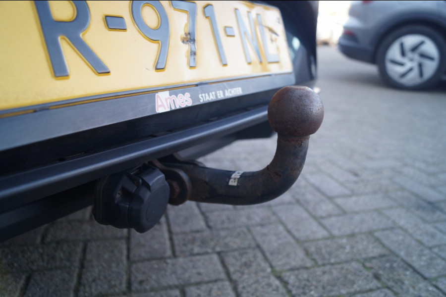 Peugeot e-2008 EV Allure 50kWh -SOH93%-NAVI-ECC-PDC-