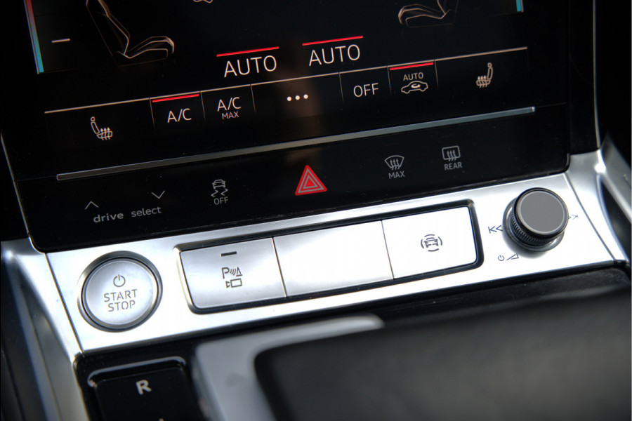 Audi e-tron e-tron 55 quattro advanced Pro Line S 95 kWh S-Line | Panoramadak | Bang & Olufsen | Stoelverwarming | Head-Up Display | 360 Camera | Matrix LED | Luchtvering | Memory Seat | Keyless | Elektrisch Verstelbare Stoelen | B&O