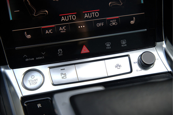 Audi e-tron e-tron 55 quattro advanced Pro Line S 95 kWh S-Line | Panoramadak | Bang & Olufsen | Stoelverwarming | Head-Up Display | 360 Camera | Matrix LED | Luchtvering | Memory Seat | Keyless | Elektrisch Verstelbare Stoelen | B&O