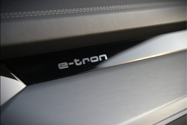 Audi e-tron e-tron 55 quattro advanced Pro Line S 95 kWh S-Line | Panoramadak | Bang & Olufsen | Stoelverwarming | Head-Up Display | 360 Camera | Matrix LED | Luchtvering | Memory Seat | Keyless | Elektrisch Verstelbare Stoelen | B&O