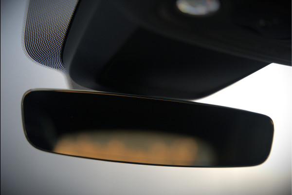 Audi e-tron e-tron 55 quattro advanced Pro Line S 95 kWh S-Line | Panoramadak | Bang & Olufsen | Stoelverwarming | Head-Up Display | 360 Camera | Matrix LED | Luchtvering | Memory Seat | Keyless | Elektrisch Verstelbare Stoelen | B&O