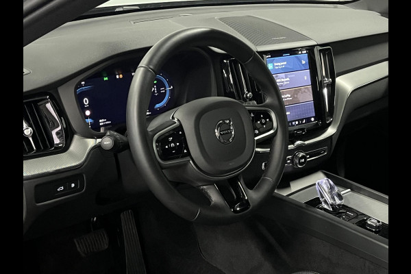 Volvo XC60 2.0 T6 Plug-in hybrid AWD Plus Dark Adapt. Cruise | Open dak | 360 camera | Harman Kardon | Stuur-/stoelverwarming | Memory