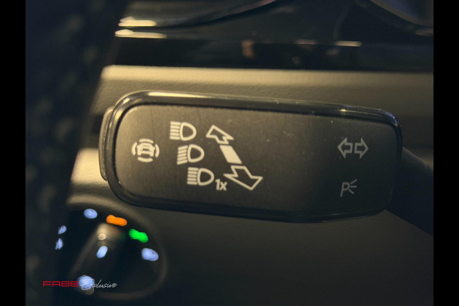 Volkswagen T-Roc 1.5 TSI Style/3xR-Line/Pano/Camera/Trekhaak/IQ-Light