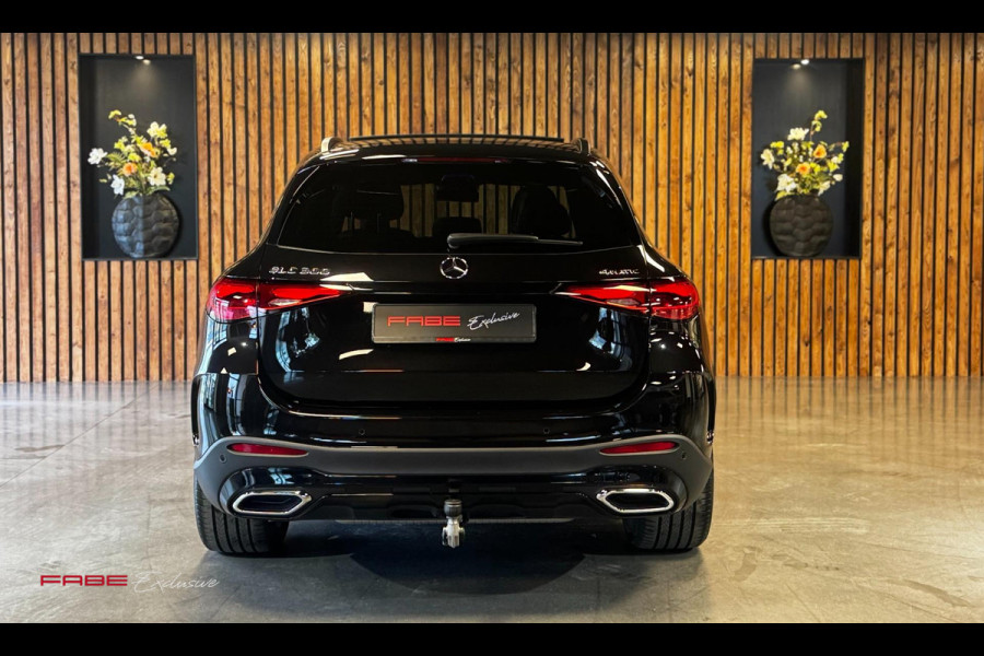 Mercedes-Benz GLC 300 4MATIC AMG Line//Fabrieksgarantie tot SEP 2027/PANO/LUCHTVERING/360/Trekhaak