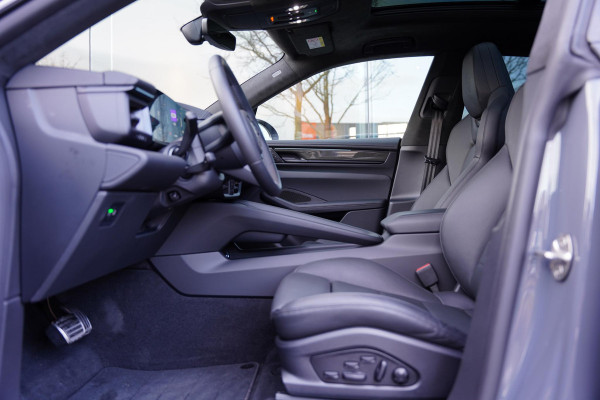 Porsche Macan Turbo 100 kWh / Passenger Display / Panoramadak / 2 D.Km