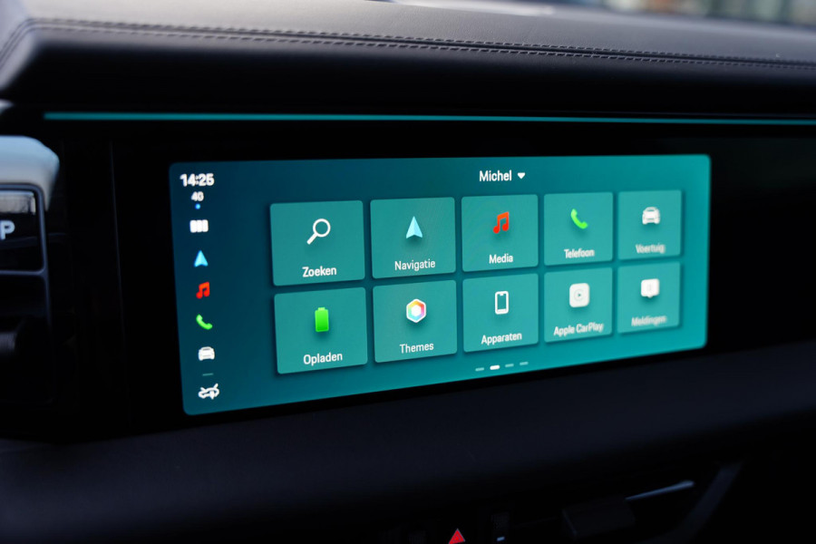 Porsche Macan Turbo 100 kWh / Passenger Display / Panoramadak / 2 D.Km