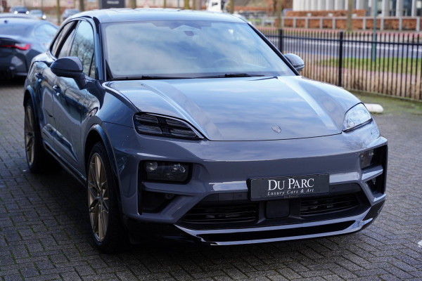 Porsche Macan Turbo 100 kWh / Passenger Display / Panoramadak / 2 D.Km