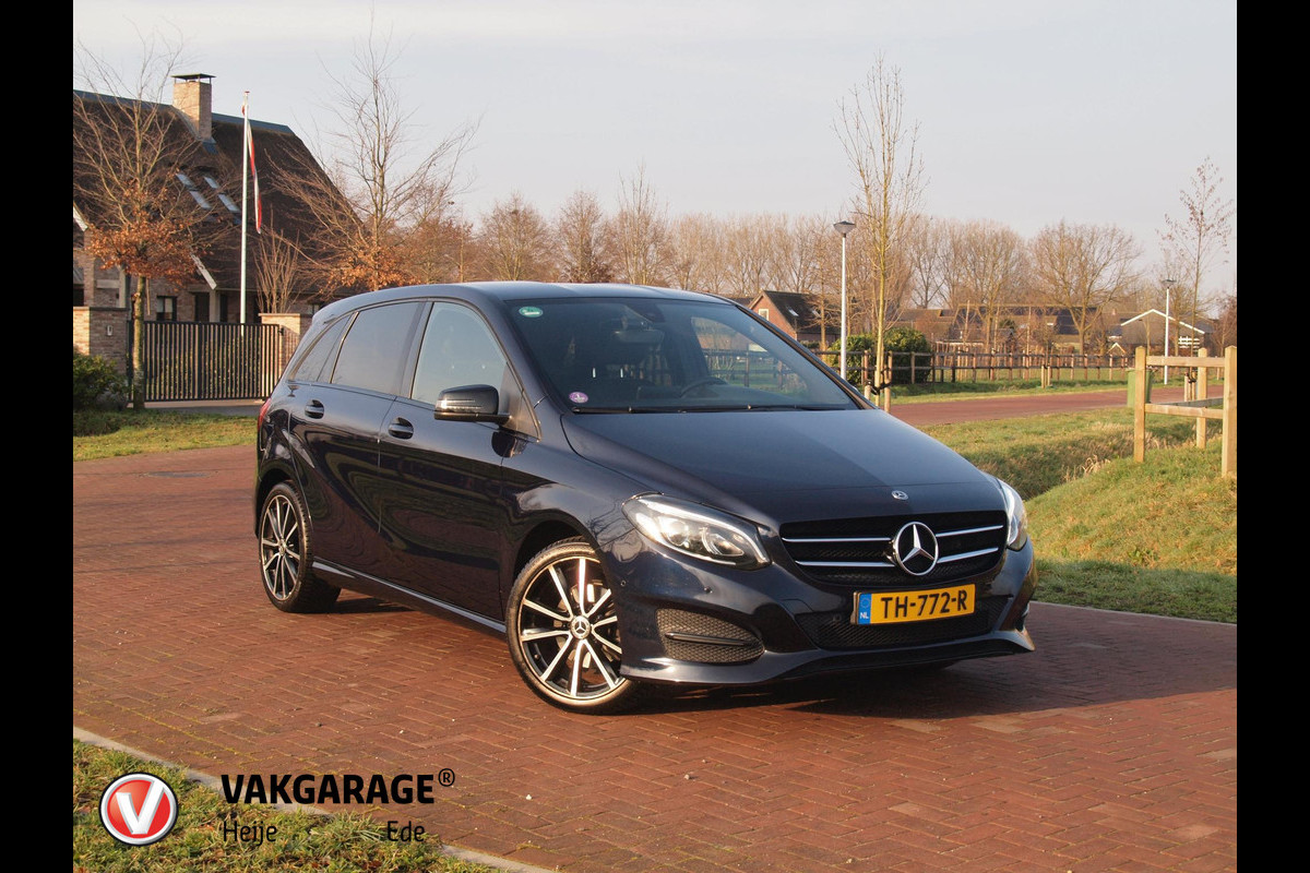 Mercedes-Benz B-Klasse 180 Ambition LED | Automaat | Sports Tourer | Night-pakket | Zwarte hemel bekleding