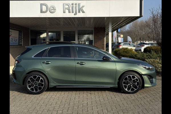 Kia Ceed 1.5 T-GDi GT-Line | Pano, Leder/Alcantara, Navi, Carplay/Android, Camera, Stoel+Stuurverw. | Dealeronderhouden | 1e Eig |