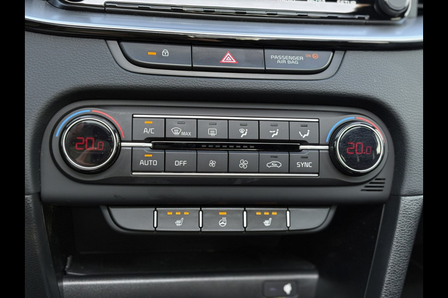 Kia Ceed 1.5 T-GDi GT-Line | Pano, Leder/Alcantara, Navi, Carplay/Android, Camera, Stoel+Stuurverw. | Dealeronderhouden | 1e Eig |