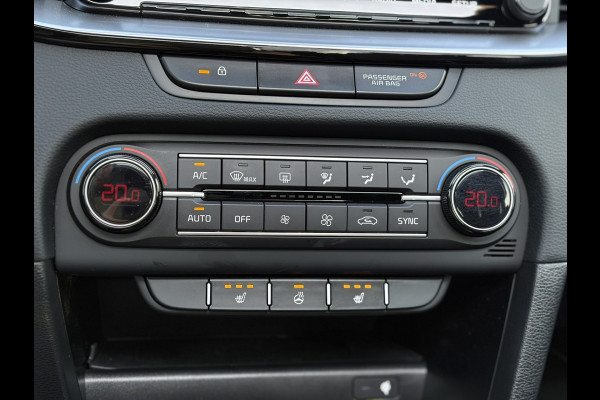Kia Ceed 1.5 T-GDi GT-Line | Pano, Leder/Alcantara, Navi, Carplay/Android, Camera, Stoel+Stuurverw. | Dealeronderhouden | 1e Eig |
