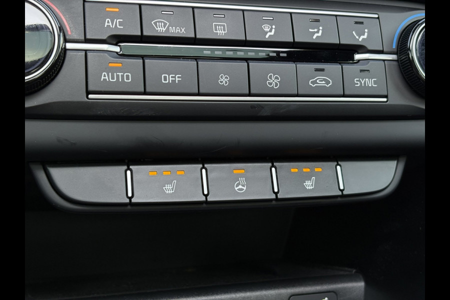 Kia Ceed 1.5 T-GDi GT-Line | Pano, Leder/Alcantara, Navi, Carplay/Android, Camera, Stoel+Stuurverw. | Dealeronderhouden | 1e Eig |