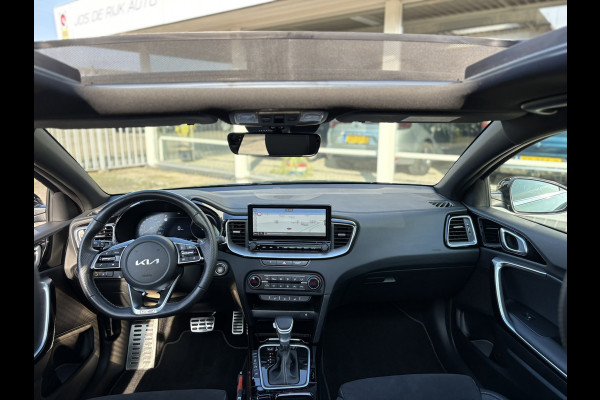 Kia Ceed 1.5 T-GDi GT-Line | Pano, Leder/Alcantara, Navi, Carplay/Android, Camera, Stoel+Stuurverw. | Dealeronderhouden | 1e Eig |