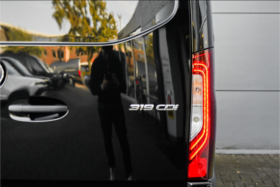 Mercedes-Benz Sprinter 319 1.9 CDI L2H2 RWD Distronic Camera LED Navi Trekhaak 3.5T