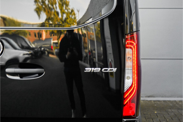 Mercedes-Benz Sprinter 319 1.9 CDI L2H2 RWD Distronic Camera LED Navi Trekhaak 3.5T