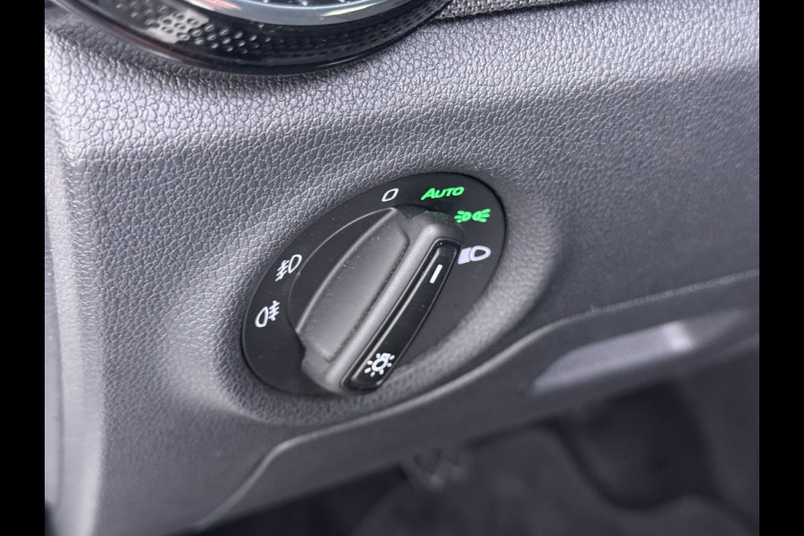 Škoda Fabia 1.0i 96PK Navi Camera Pdc Apple Carplay Android Keyless Stoelverwarming Cruise Control ECC Lmv Isofix Privacyglas Led Smartlink Bluetooth Licht-/regensensor Mooie en complete Skoda Fabia 380 Liter kofferruimte