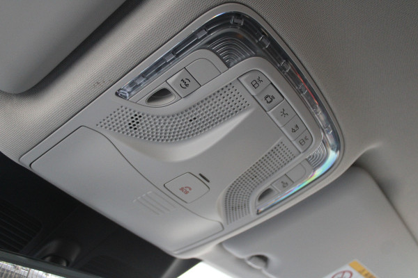 Mercedes-Benz V-Klasse 300d - Avantgarde - DC - 4-matic - 360 Cam - Multibeam - Elektrische schuifdeuren - Digitale spiegel - Volle auto - Rijklaar