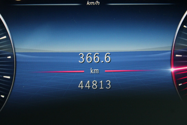 Mercedes-Benz V-Klasse 300d - Avantgarde - DC - 4-matic - 360 Cam - Multibeam - Elektrische schuifdeuren - Digitale spiegel - Volle auto - Rijklaar