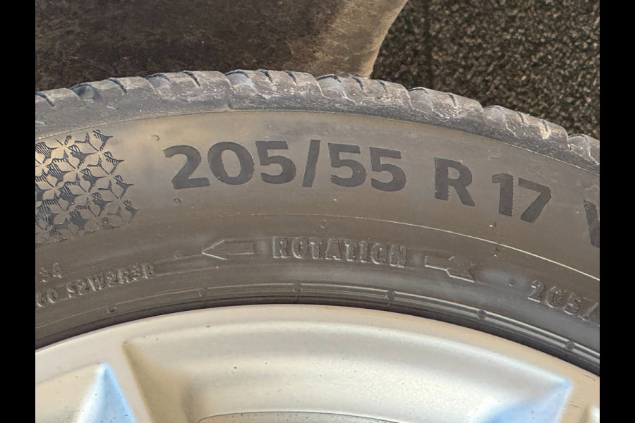 BMW 2 Serie Active Tourer 225xe iPerformance eDrive Edition - AUTOMAAT I Navigatie I Airco I PDC I Sport velgen I Dealer onderh.