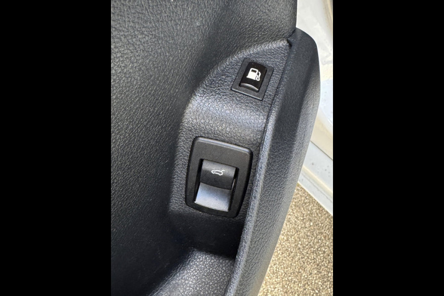 BMW 2 Serie Active Tourer 225xe iPerformance eDrive Edition - AUTOMAAT I Navigatie I Airco I PDC I Sport velgen I Dealer onderh.