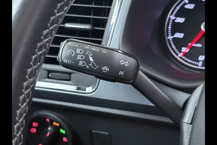Seat Ateca s1.5T 150PK AUT-7 Navi Ecc Trekhaak LED Apple Carplay/Android Auto Cruise Control Pdc Stoelverwarming tyle Business Intense Elek.Achterklep Lmv 17" Led Regen-/Lichtsensor Full Link DAB+ Bluetooth DSG 1.600KG Trekgewicht