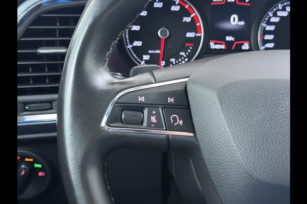 Seat Ateca s1.5T 150PK AUT-7 Navi Ecc Trekhaak LED Apple Carplay/Android Auto Cruise Control Pdc Stoelverwarming tyle Business Intense Elek.Achterklep Lmv 17" Led Regen-/Lichtsensor Full Link DAB+ Bluetooth DSG 1.600KG Trekgewicht