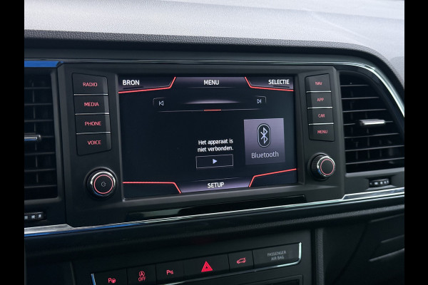 Seat Ateca s1.5T 150PK AUT-7 Navi Ecc Trekhaak LED Apple Carplay/Android Auto Cruise Control Pdc Stoelverwarming tyle Business Intense Elek.Achterklep Lmv 17" Led Regen-/Lichtsensor Full Link DAB+ Bluetooth DSG 1.600KG Trekgewicht