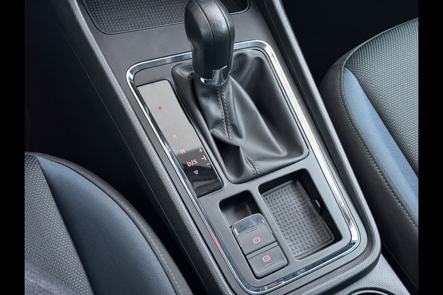 Seat Ateca s1.5T 150PK AUT-7 Navi Ecc Trekhaak LED Apple Carplay/Android Auto Cruise Control Pdc Stoelverwarming tyle Business Intense Elek.Achterklep Lmv 17" Led Regen-/Lichtsensor Full Link DAB+ Bluetooth DSG 1.600KG Trekgewicht