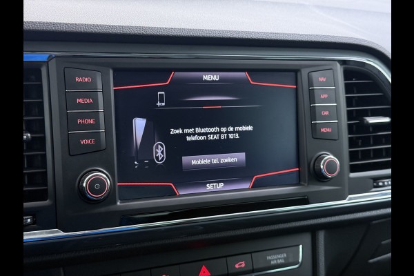 Seat Ateca s1.5T 150PK AUT-7 Navi Ecc Trekhaak LED Apple Carplay/Android Auto Cruise Control Pdc Stoelverwarming tyle Business Intense Elek.Achterklep Lmv 17" Led Regen-/Lichtsensor Full Link DAB+ Bluetooth DSG 1.600KG Trekgewicht