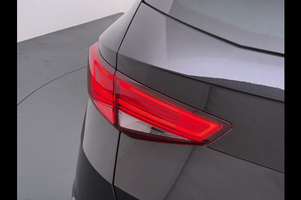 Seat Ateca s1.5T 150PK AUT-7 Navi Ecc Trekhaak LED Apple Carplay/Android Auto Cruise Control Pdc Stoelverwarming tyle Business Intense Elek.Achterklep Lmv 17" Led Regen-/Lichtsensor Full Link DAB+ Bluetooth DSG 1.600KG Trekgewicht