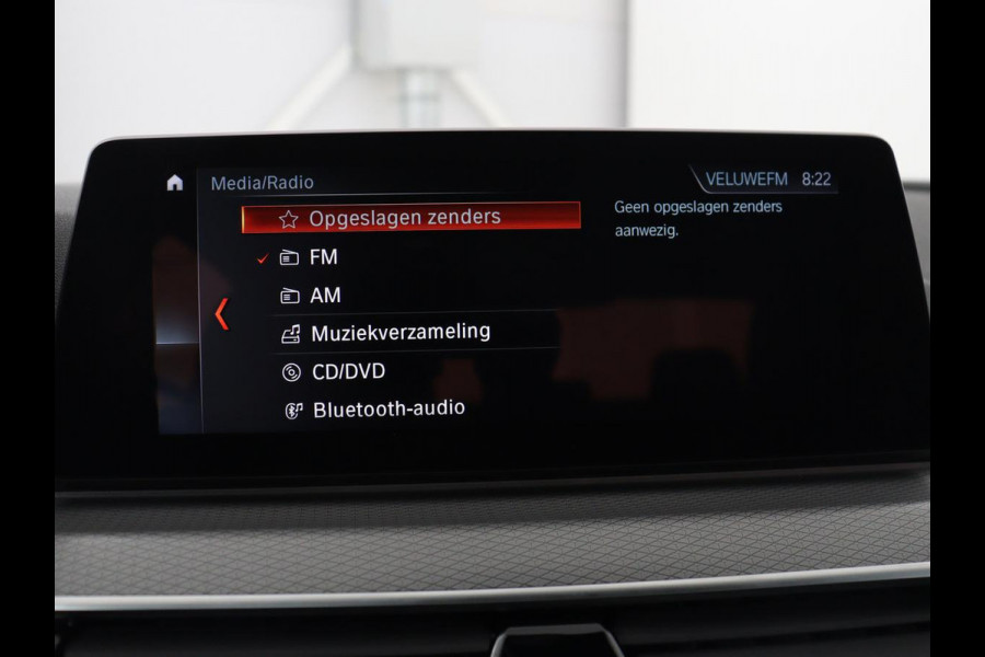 BMW 5 Serie 520i M Sport | Alcantara | Sfeerverlichting | Trekhaak | Navigatie Professional | Full LED | Sportstoelen | Parkeerhulp | Cruise control | Keyless start | Climate control | Bluetooth