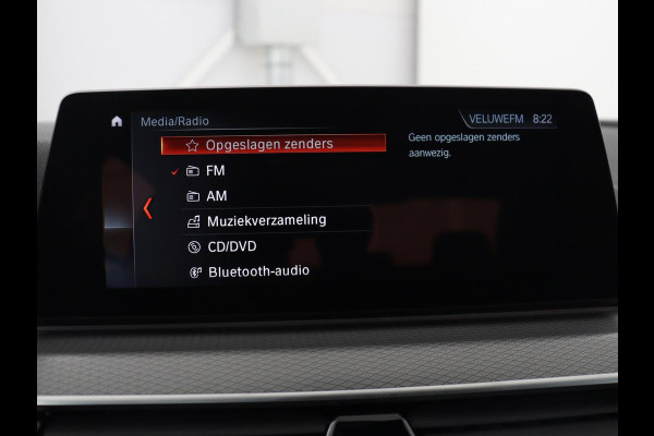 BMW 5 Serie 520i M Sport | Alcantara | Sfeerverlichting | Trekhaak | Navigatie Professional | Full LED | Sportstoelen | Parkeerhulp | Cruise control | Keyless start | Climate control | Bluetooth