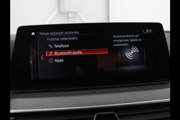 BMW 5 Serie 520i M Sport | Alcantara | Sfeerverlichting | Trekhaak | Navigatie Professional | Full LED | Sportstoelen | Parkeerhulp | Cruise control | Keyless start | Climate control | Bluetooth