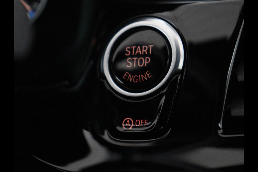 BMW 5 Serie 520i M Sport | Alcantara | Sfeerverlichting | Trekhaak | Navigatie Professional | Full LED | Sportstoelen | Parkeerhulp | Cruise control | Keyless start | Climate control | Bluetooth