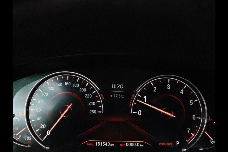 BMW 5 Serie 520i M Sport | Alcantara | Sfeerverlichting | Trekhaak | Navigatie Professional | Full LED | Sportstoelen | Parkeerhulp | Cruise control | Keyless start | Climate control | Bluetooth