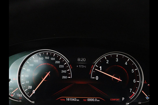 BMW 5 Serie 520i M Sport | Alcantara | Sfeerverlichting | Trekhaak | Navigatie Professional | Full LED | Sportstoelen | Parkeerhulp | Cruise control | Keyless start | Climate control | Bluetooth