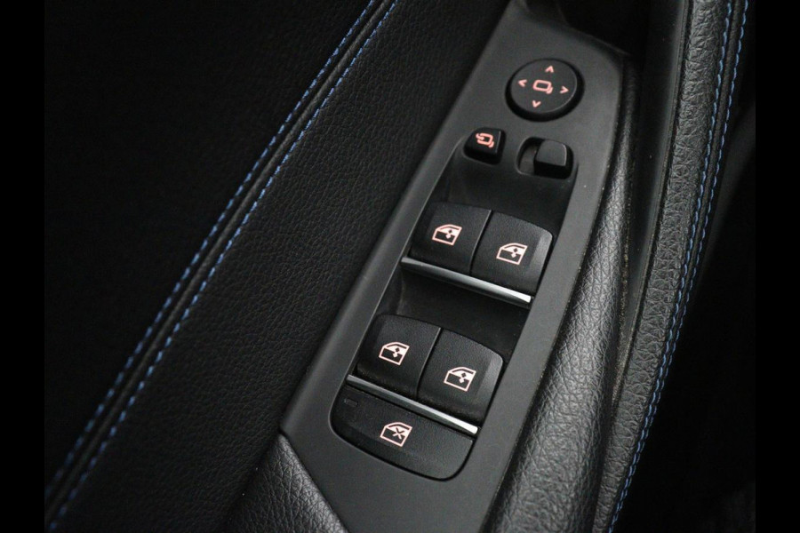 BMW 5 Serie 520i M Sport | Alcantara | Sfeerverlichting | Trekhaak | Navigatie Professional | Full LED | Sportstoelen | Parkeerhulp | Cruise control | Keyless start | Climate control | Bluetooth